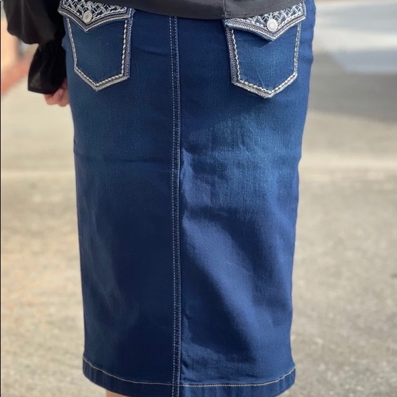 Jean skirt - brand new never worn - Picture 2 of 2